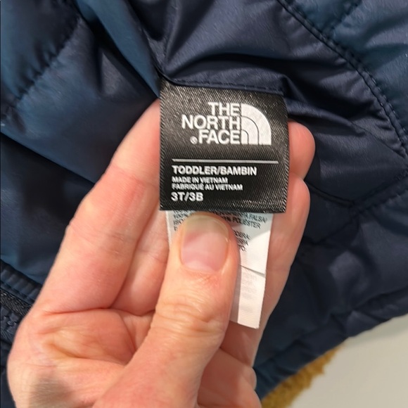 The North Face Navy Puffer Jacket with Hood - Picture 3 of 4